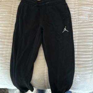 Boys, Jordan sweats size medium